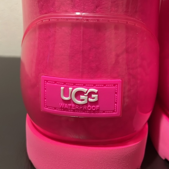 UGG Classic clear waterproof mini boot. - Picture 4 of 10